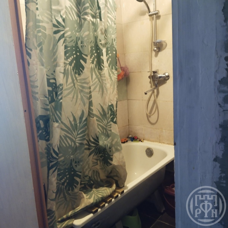 Продажа 1-комн квартиры на вторичном рынке Ломоносов г., Красного Флота ул. ,  д. 11/39