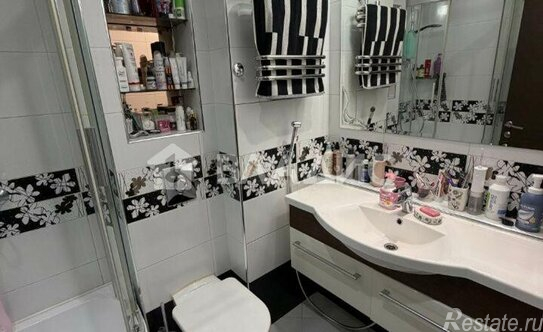 Продажа 2-комн квартиры на вторичном рынке Челюскинская улица,  д. 10 к2