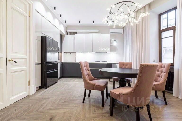 Продажа 4-комн квартиры на вторичном рынке Петровская набережная, 2к2