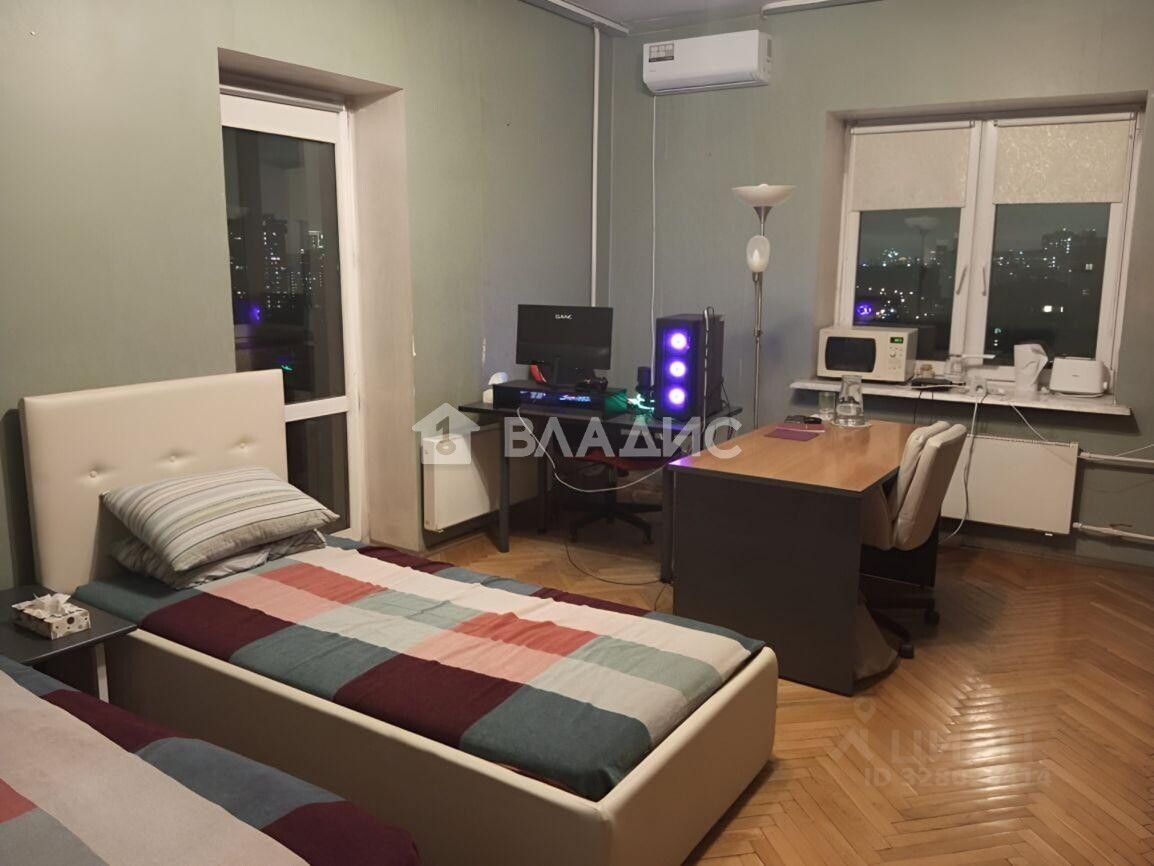 Продажа 3-комн квартиры на вторичном рынке Погонный проезд, 7К3