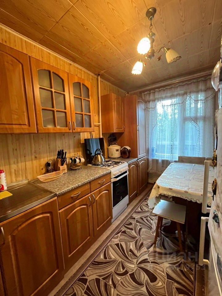 Продажа 3-комн квартиры на вторичном рынке Жилево пгт, улица Комсомольская, 1А
