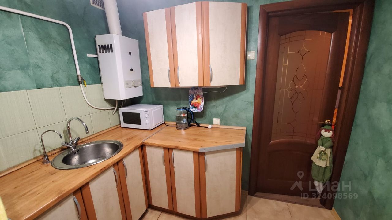 Продажа 2-комн квартиры на вторичном рынке Новозаводская улица,  д. 2К5