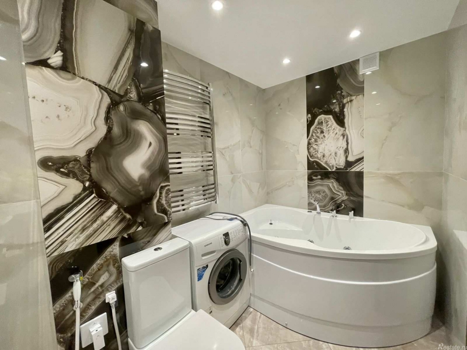 Продажа 3-комн квартиры на вторичном рынке Заревый проезд,  10