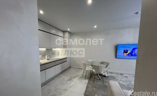 Продажа 2-комн квартиры на вторичном рынке улица Александры Монаховой,  д. 87 к2