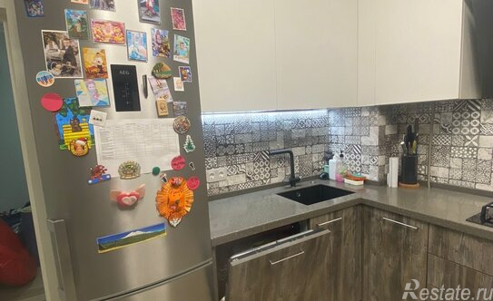 Продажа 4-комн квартиры на вторичном рынке улица Долгова