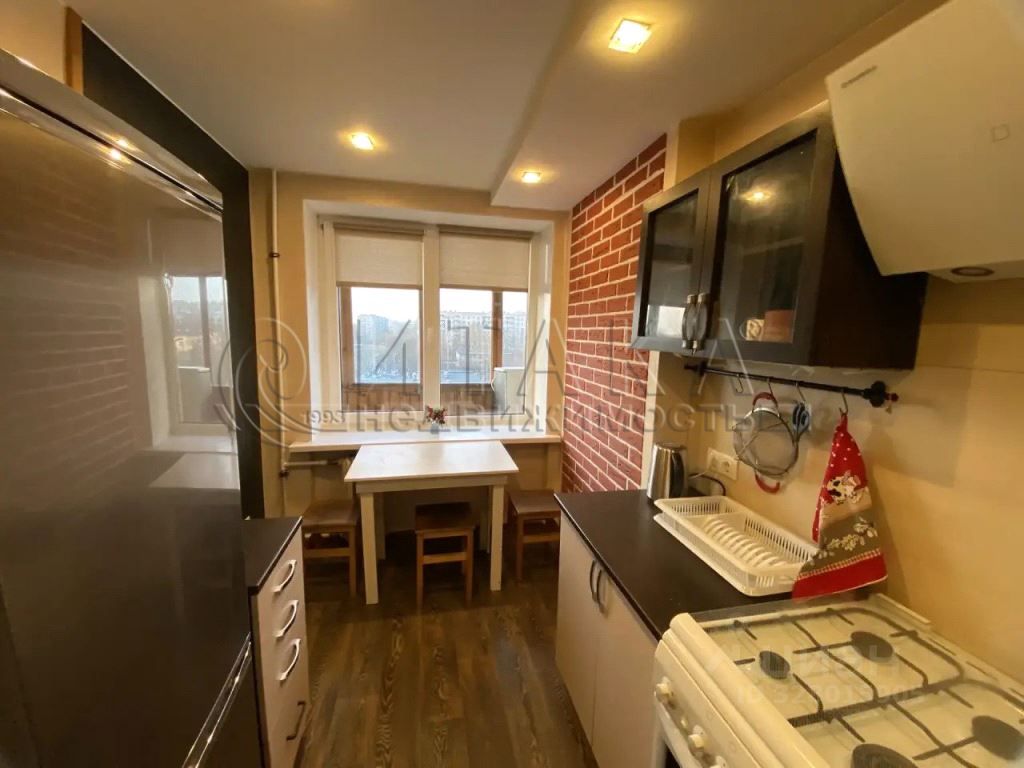 Аренда 1-комн квартиры на вторичном рынке проспект Славы, 16