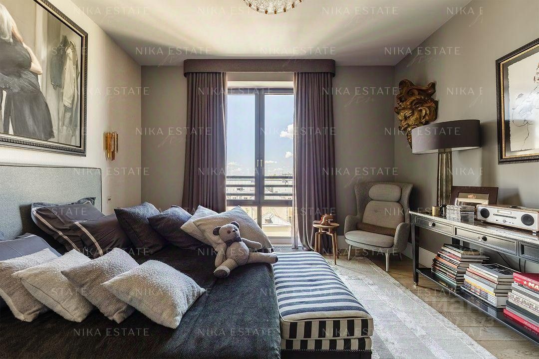 Продажа 4-комн квартиры на вторичном рынке Казарменный переулок, 3