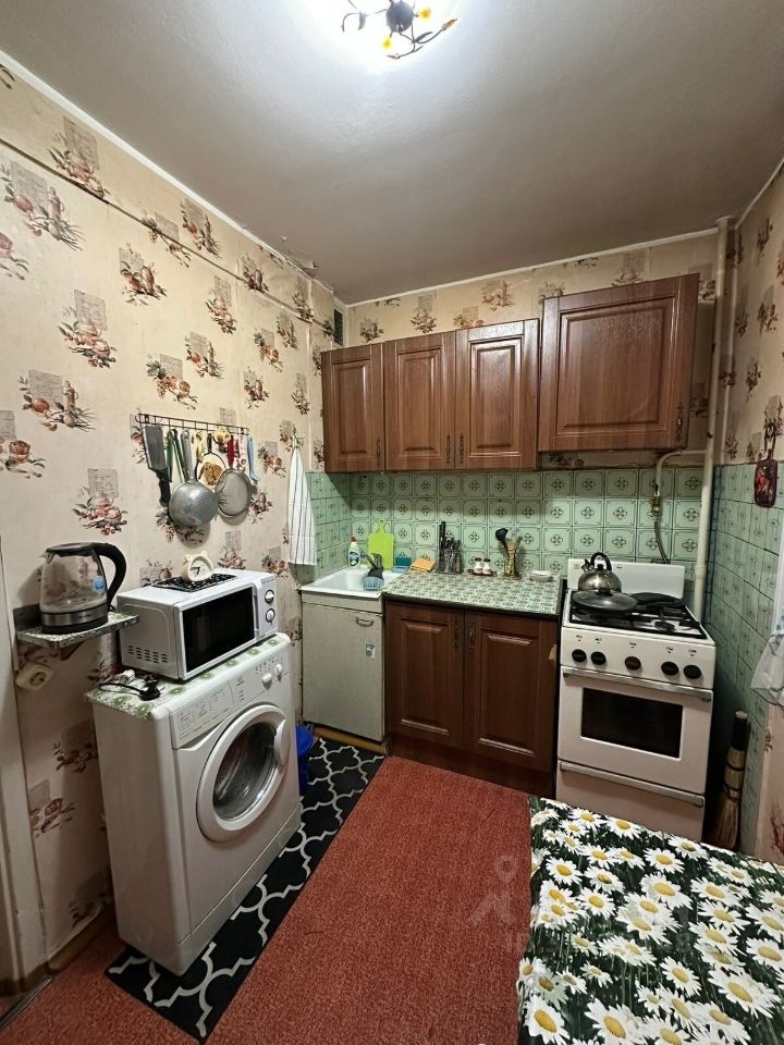 Продажа 2-комн квартиры на вторичном рынке Саянская улица, 11К2