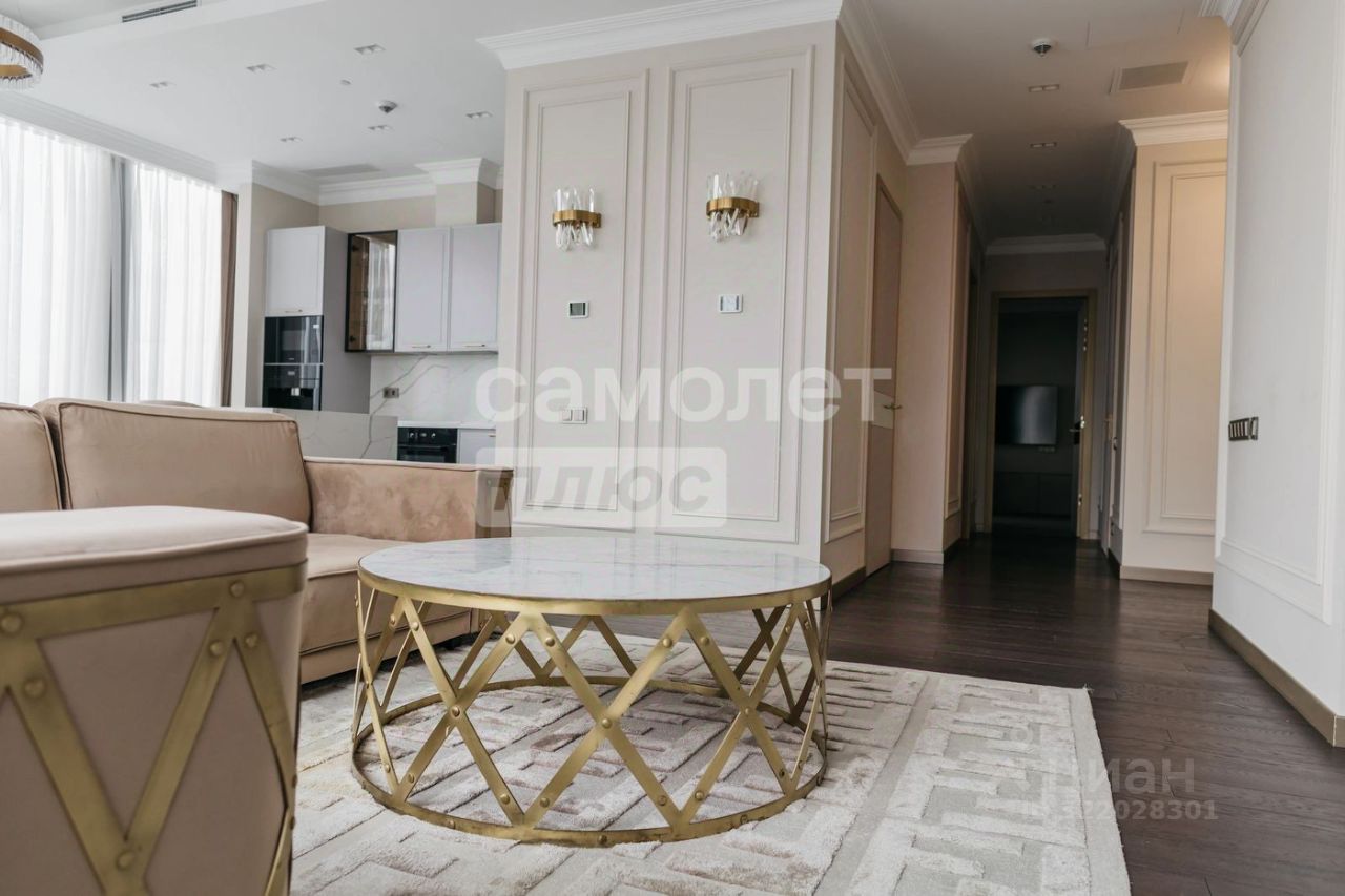 Продажа 4-комн квартиры на вторичном рынке 1-й Красногвардейский проезд, 22с2