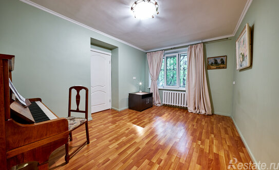 Продажа 2-комн квартиры на вторичном рынке Новощукинская улица,  д. 16