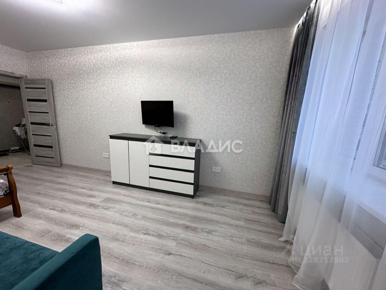 Продажа 1-комн квартиры на вторичном рынке Центральный мкр, улица Кирова, 17к1