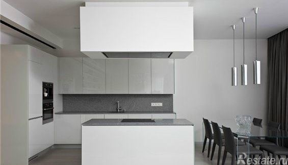 Аренда 3-комн квартиры на вторичном рынке Петрозаводская,  д. 13