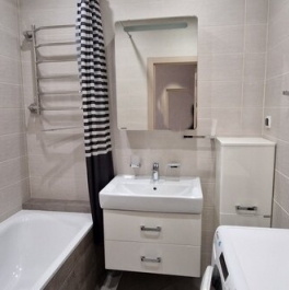 Продажа 2-комн квартиры на вторичном рынке проспект Героев,  д. 18