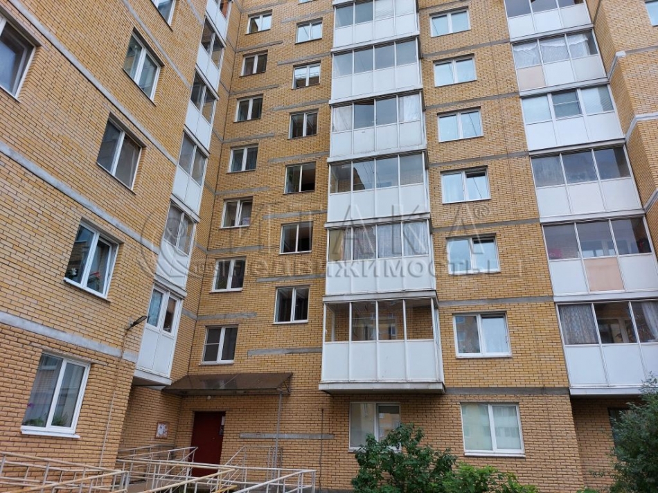 Продажа 1-комн квартиры на вторичном рынке Красное Село, Красногородская,  д. 13,  к. 1