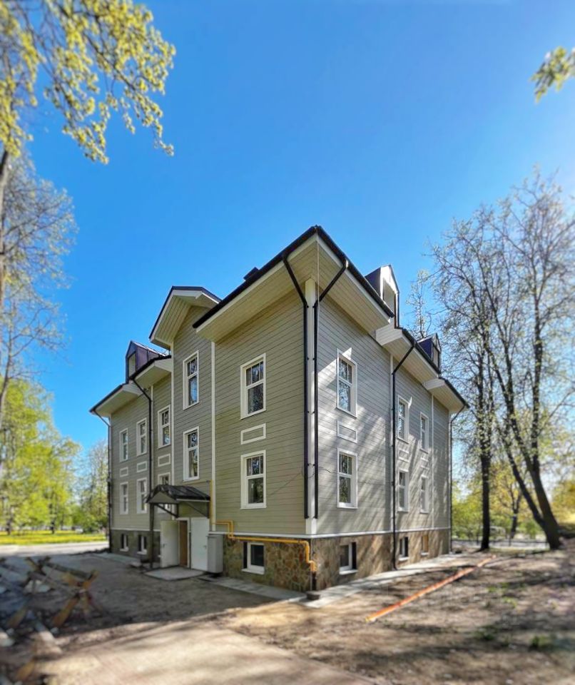 Продажа 2-комн квартиры на вторичном рынке Павловск, улица Васенко, 17