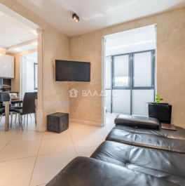 Продажа 4-комн квартиры на вторичном рынке Петергофское ш,  д. 45