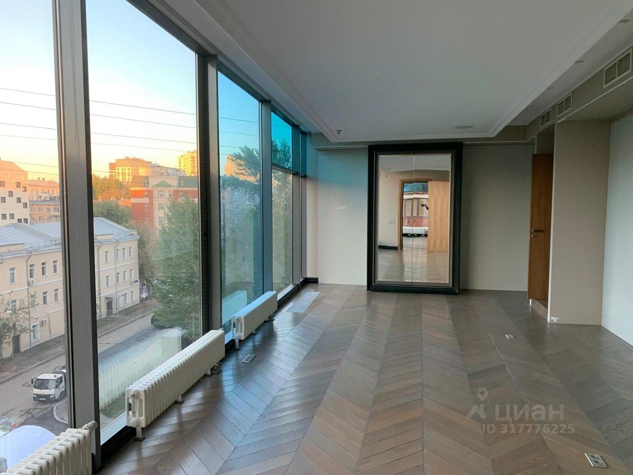 Продажа 5-комн квартиры на вторичном рынке улица Климашкина, 17С2