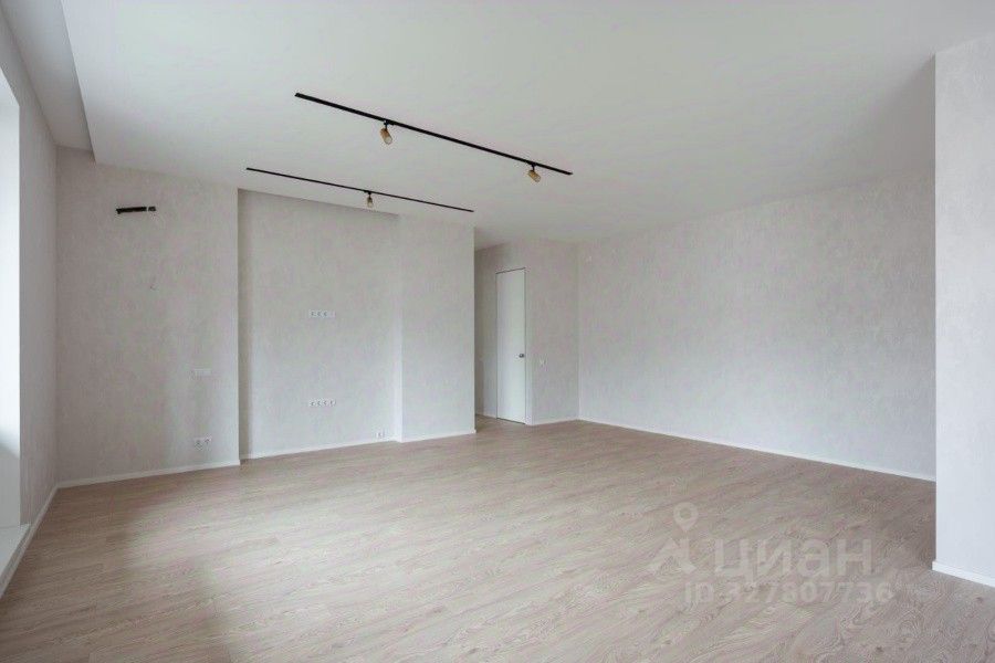 Продажа 3-комн квартиры на вторичном рынке улица Космонавта Волкова, 5Б