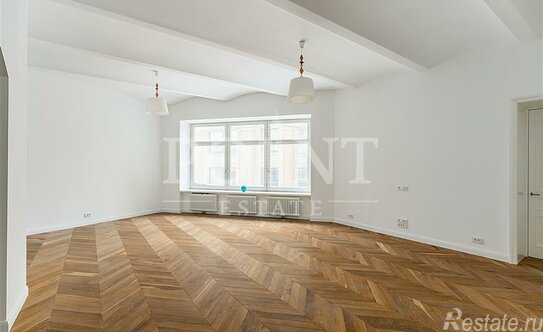 Продажа 2-комн квартиры на вторичном рынке Никольская улица,  д. 10/2 с2Б