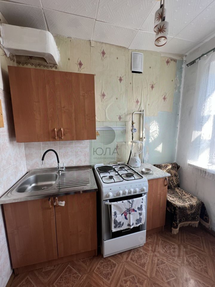 Продажа 3-комн квартиры на вторичном рынке пос. Сосново, улица Первомайская, 5