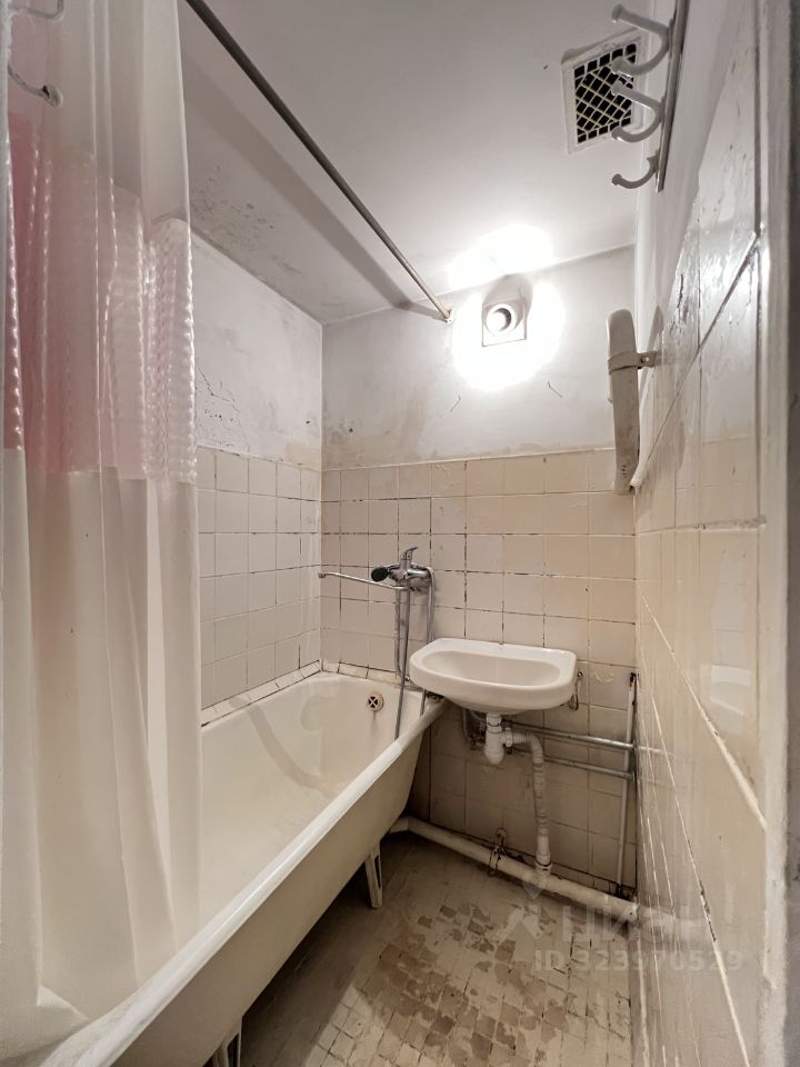 Продажа 3-комн квартиры на вторичном рынке Уссурийская улица, 1К2