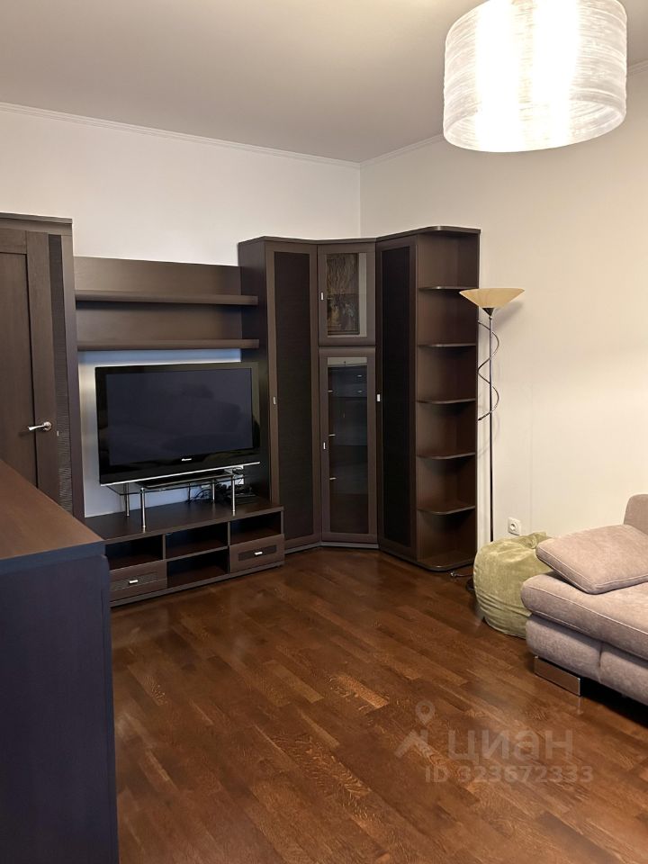 Аренда 2-комн квартиры на вторичном рынке проспект Медиков, 10к1