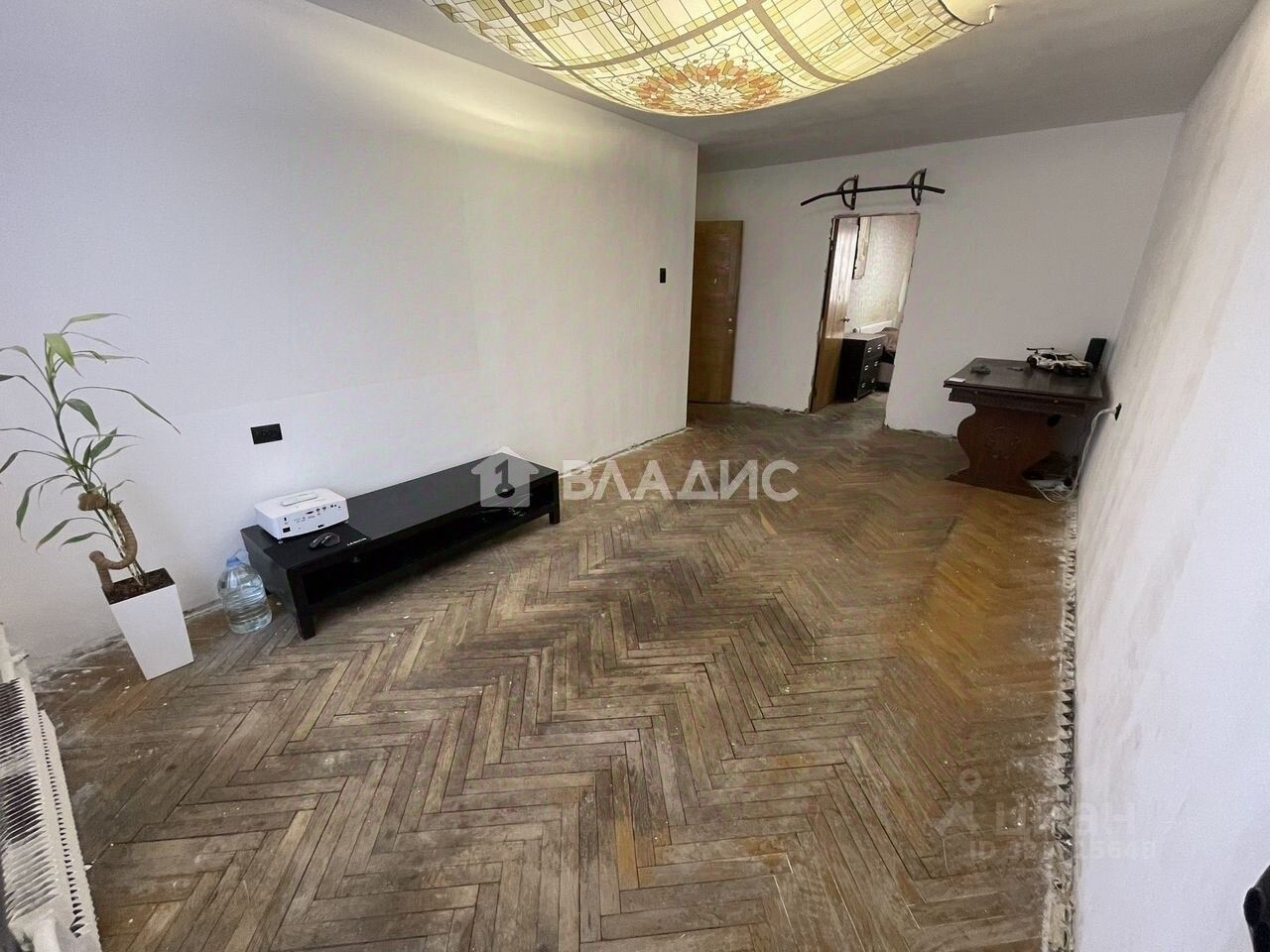 Продажа 3-комн квартиры на вторичном рынке улица Бажова, 15К2