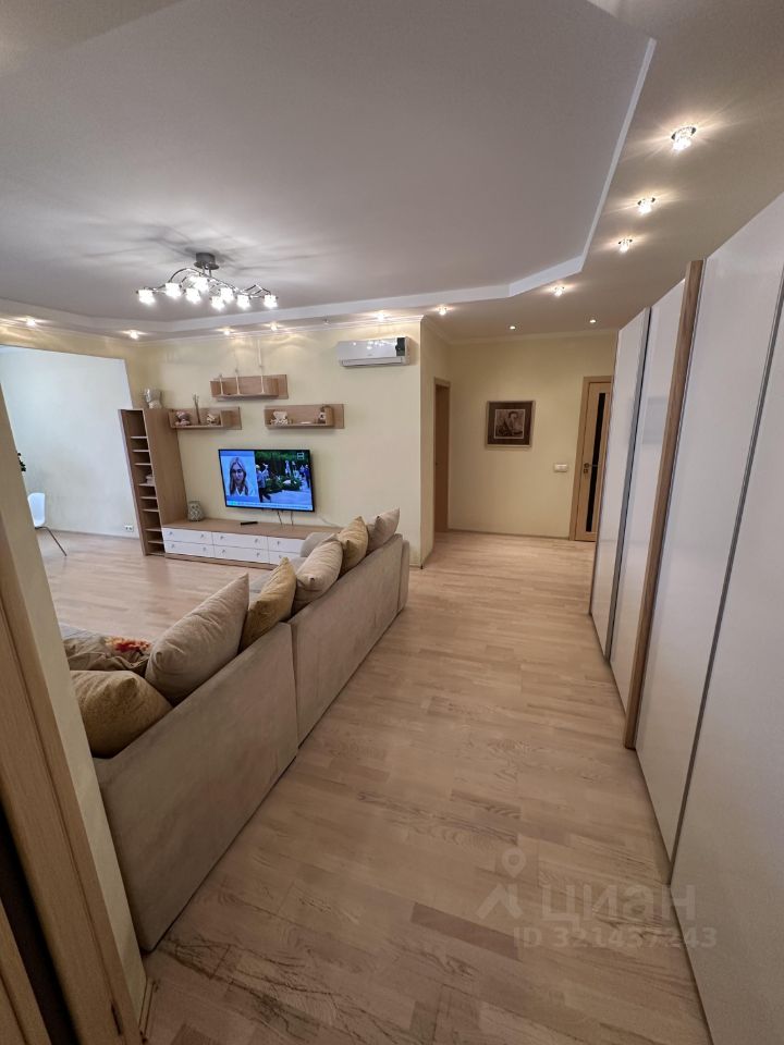 Продажа 3-комн квартиры на вторичном рынке улица Академика Виноградова, 1