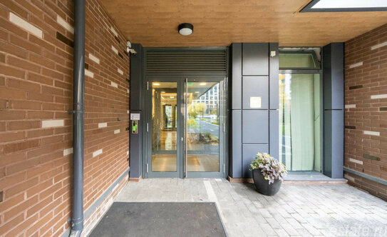 Продажа 4-комн квартиры на вторичном рынке Мантулинская улица,  д. 9 к1