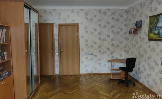 Продажа 3-комн квартиры на вторичном рынке Оборонная улица,  д. 3