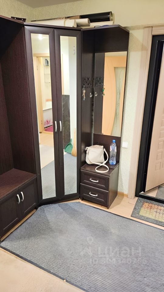 Аренда 3-комн квартиры на вторичном рынке Зеленый проспект, 64