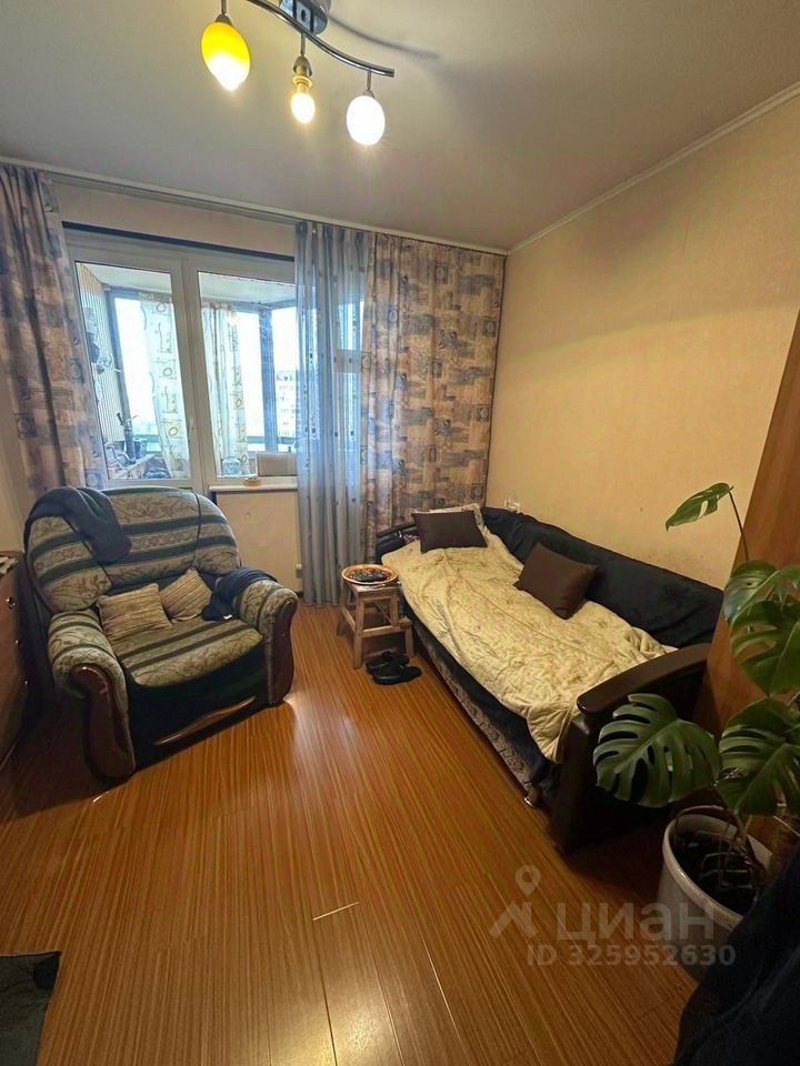 Продажа 3-комн квартиры на вторичном рынке Россошанская улица, 10