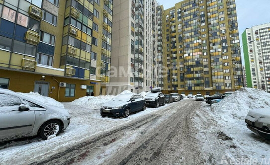 Продажа 3-комн квартиры на вторичном рынке улица Вертолётчиков