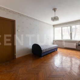 Продажа 4-комн квартиры на вторичном рынке улица Морской Пехоты,  д. 8 к1