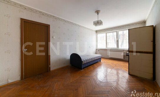 Продажа 4-комн квартиры на вторичном рынке улица Морской Пехоты,  д. 8 к1