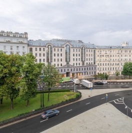 Продажа 4-комн квартиры на вторичном рынке Никитский б-р,  д. 9