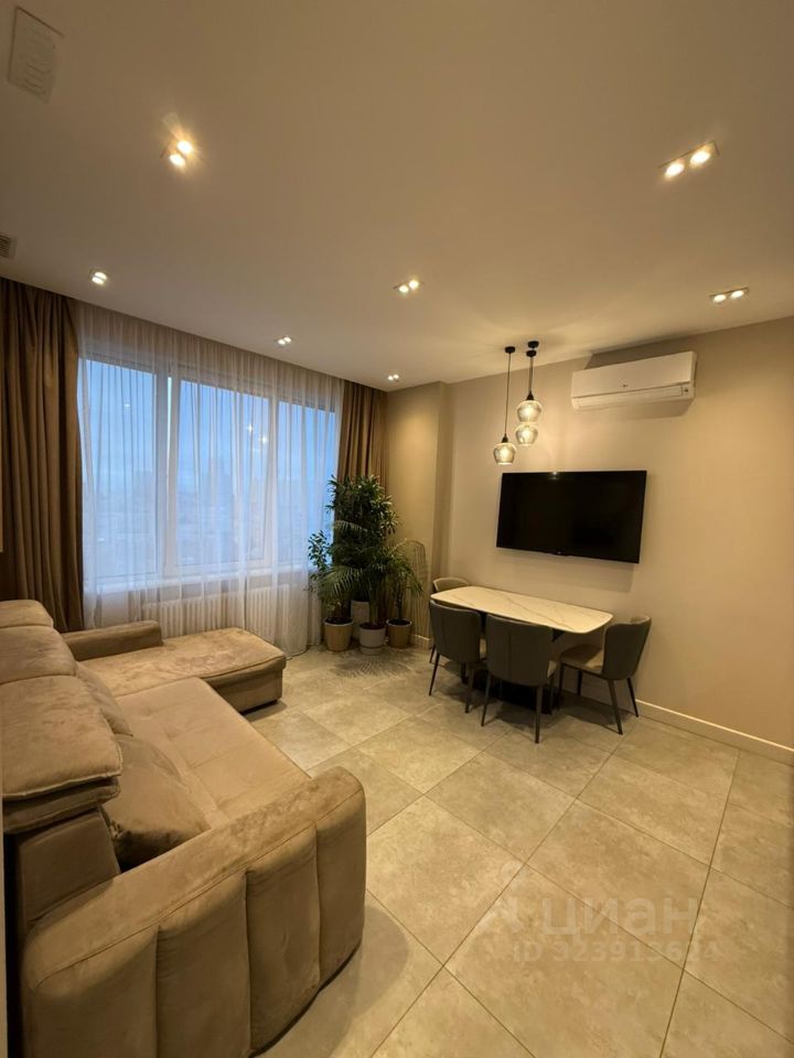 Продажа 2-комн квартиры на вторичном рынке улица Авиаконструктора Сухого, 2к1