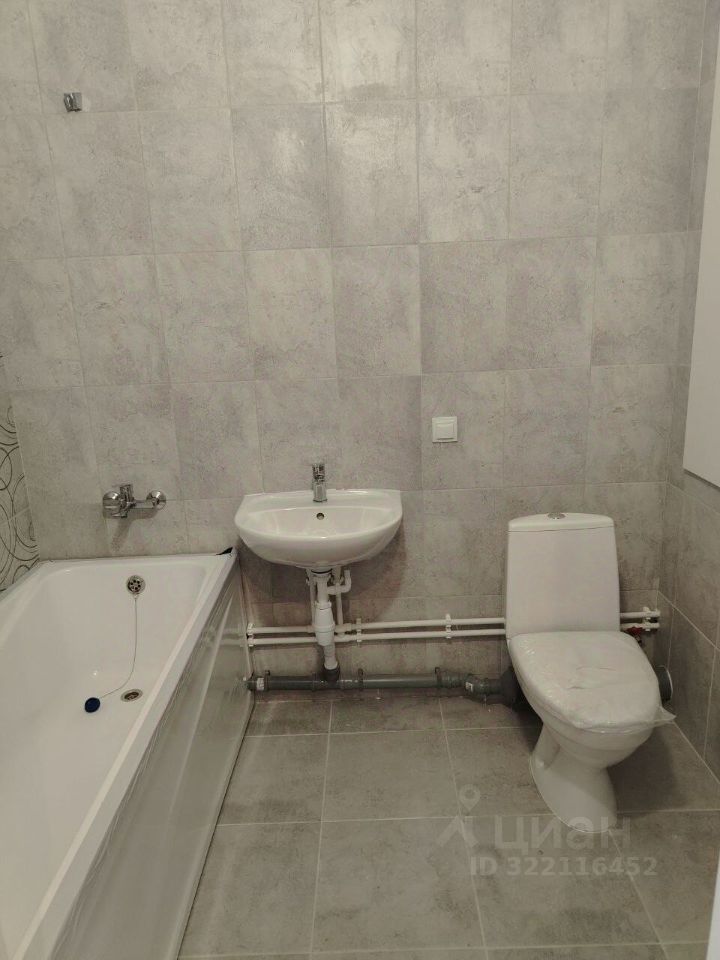 Продажа 1-комн квартиры на вторичном рынке пос. Янино-1, улица Ясная, 20к2