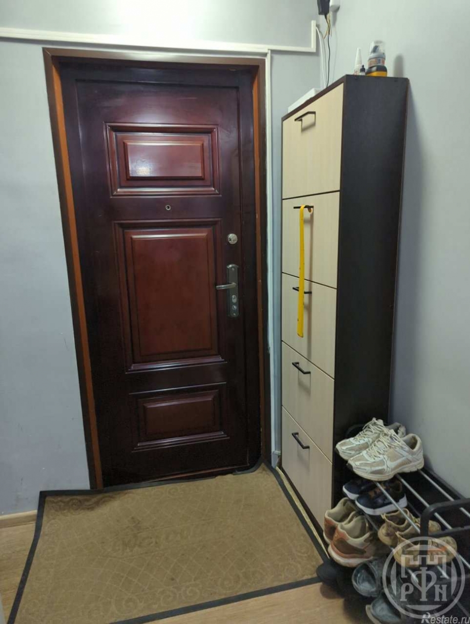 Продажа 3-комн квартиры на вторичном рынке Петергоф г., Чичеринская ул. ,  д. 3,  к. 2