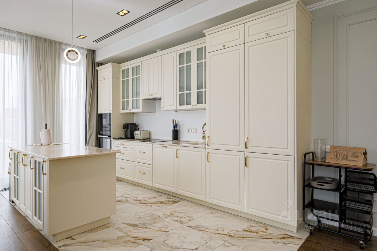 Аренда 4-комн квартиры на вторичном рынке Олсуфьевский переулок, 9к1