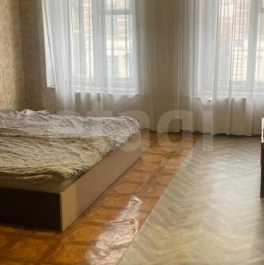 Продажа 3-комн квартиры на вторичном рынке улица Декабристов,  д. 33