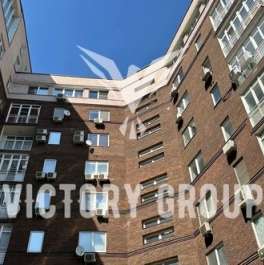 Продажа 4-комн квартиры на вторичном рынке улица Заморёнова