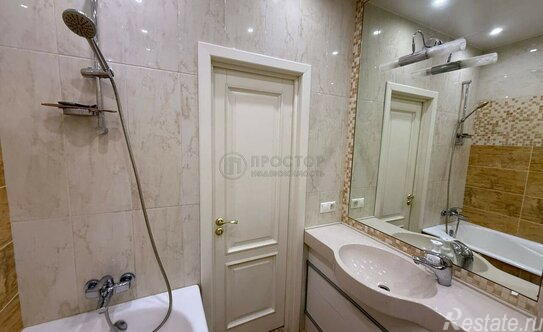 Продажа 3-комн квартиры на вторичном рынке Юбилейный, Комитетская улица,  д. 7