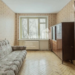 Продажа 2-комн квартиры на вторичном рынке Новаторов б-р