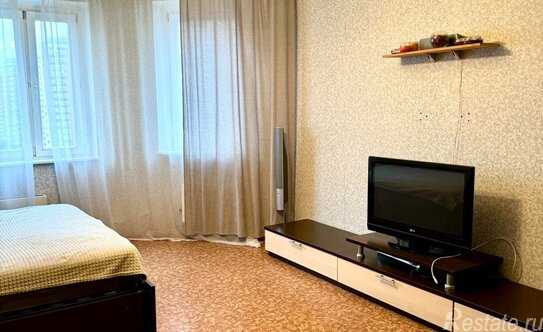 Аренда 1-комн квартиры на вторичном рынке ул Маршала Савицкого,  д. 32,  к. 1