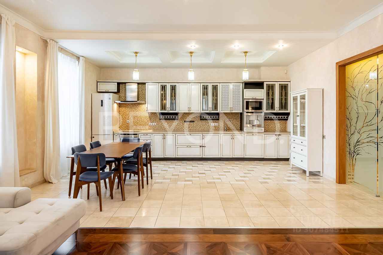 Продажа 4-комн квартиры на вторичном рынке набережная Мартынова, 74Г