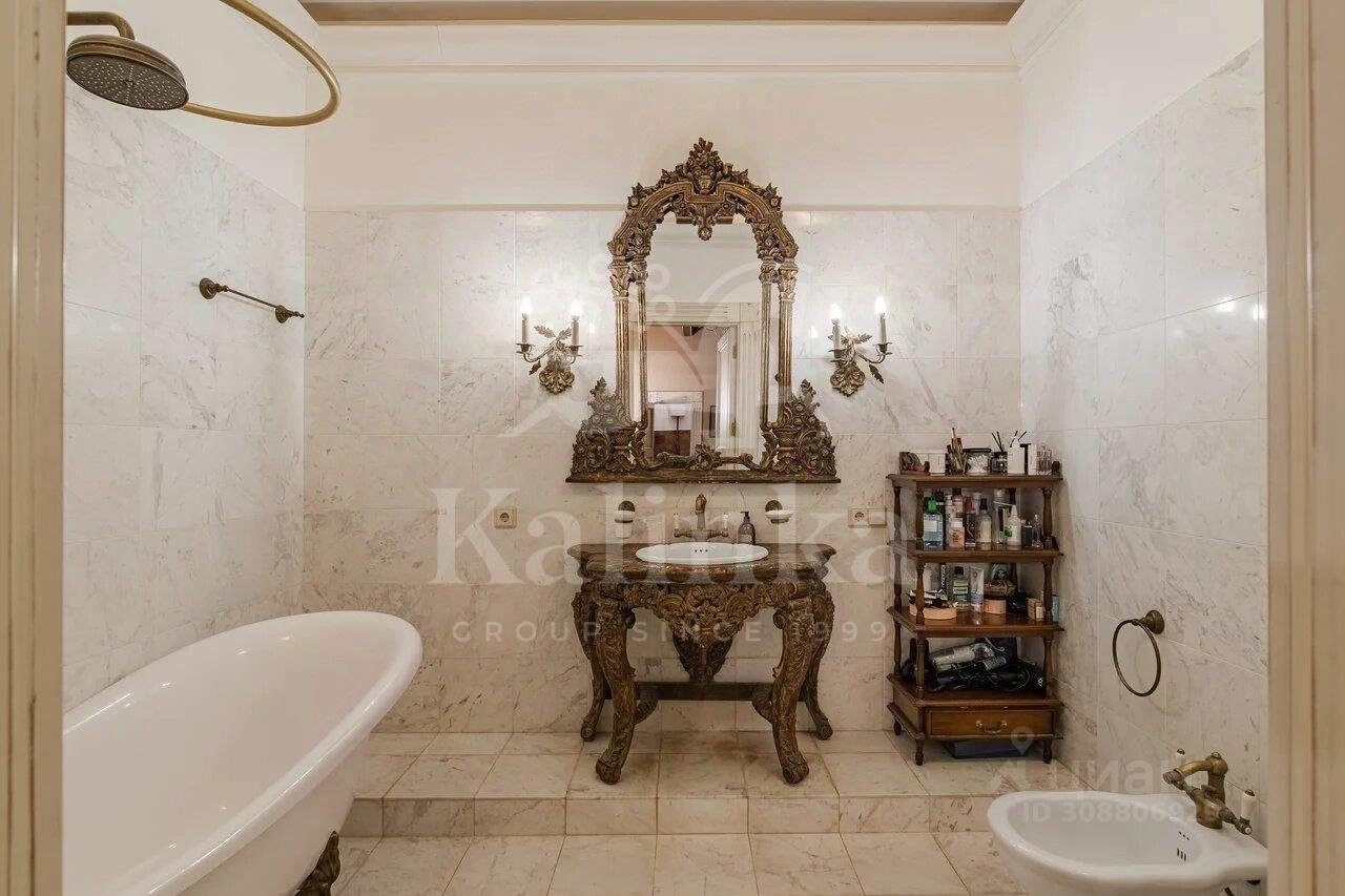 Продажа 3-комн квартиры на вторичном рынке улица Малая Молчановка, 6