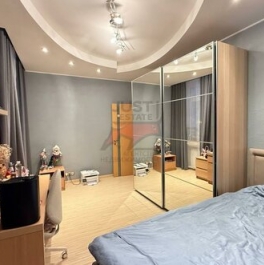 Продажа 4-комн квартиры на вторичном рынке Шарикоподшипниковская улица,  д. 2