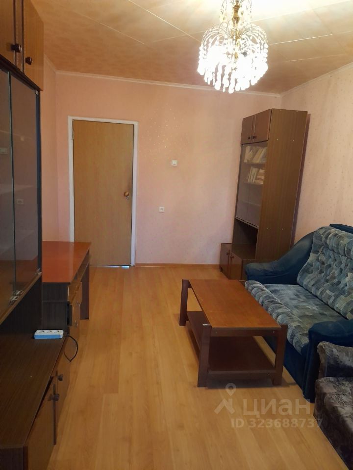 Продажа 3-комн квартиры на вторичном рынке Сиверский городской поселок, улица Строителей, 20