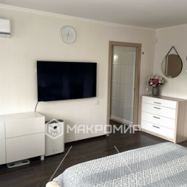 Продажа 2-комн квартиры на вторичном рынке Комендантский пр-кт,  д. 34 к3